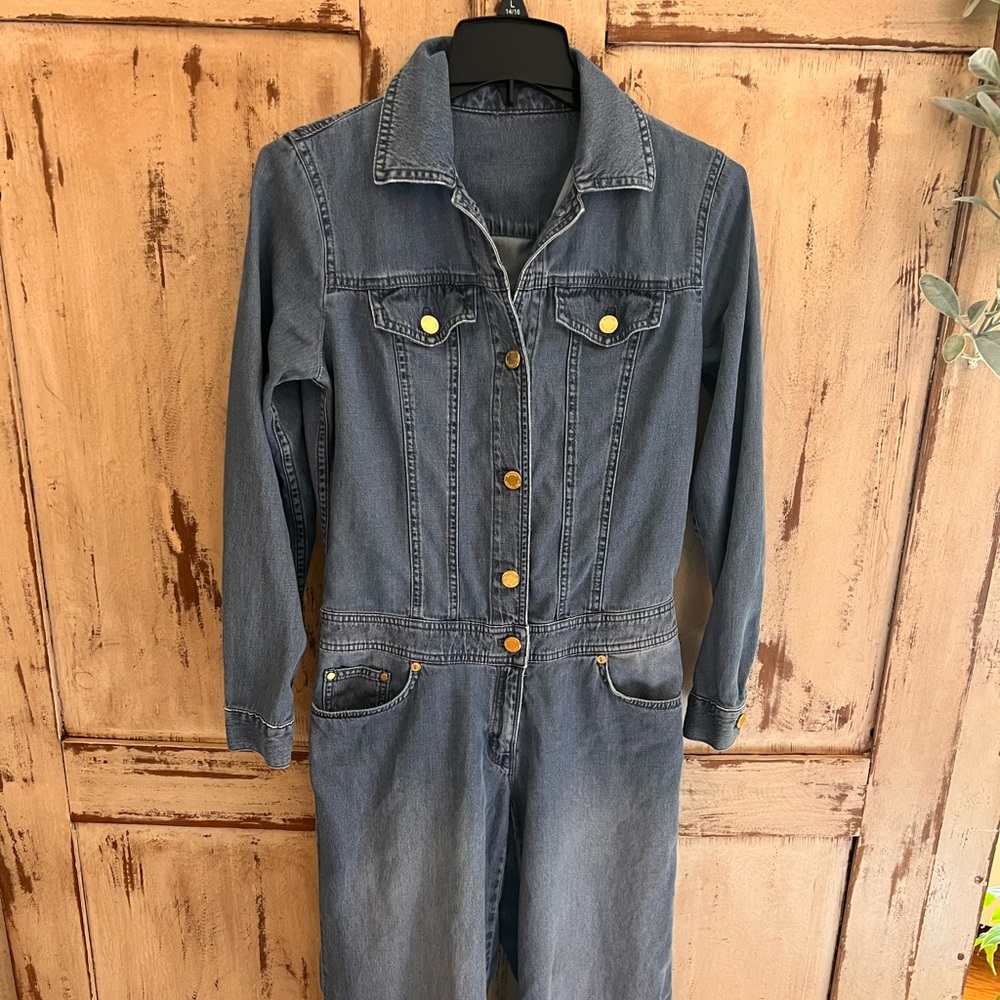 Michael Kors Cropped wide leg Jean Jumpsuit. Size 0.